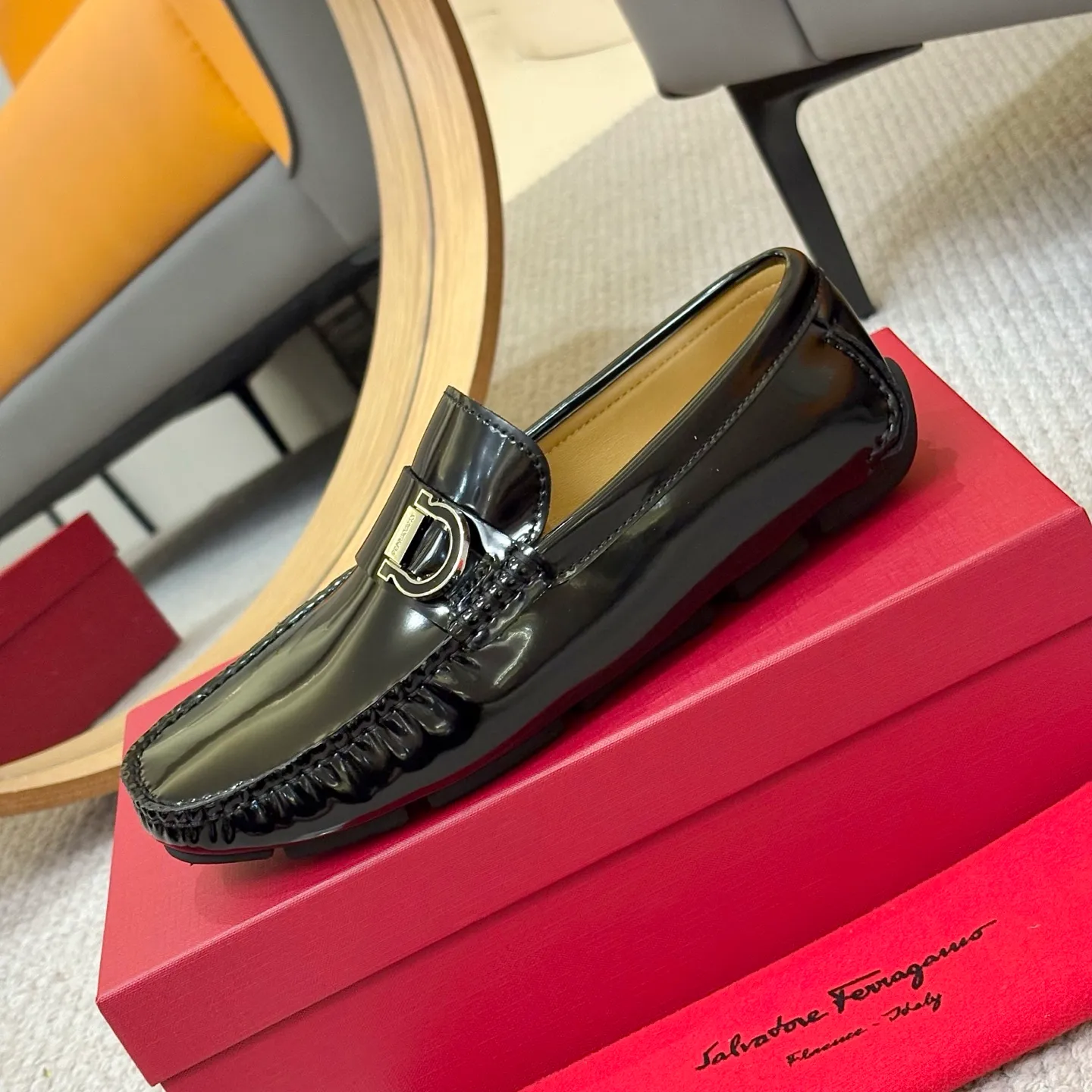 Men's men's shoes 💰420 (Yangli) Ferragamo 〰Ferragamo 2⃣️0⃣️2⃣️5️⃣ New series 👊🏻 Upper 🇮🇹 Italian imported calfskin, original outsole molding. Water-dyed sheepskin lining. The identity of every successful man is set off, and the upper and lower shoes are elegant and stable🚶🏻🚶🏻The high-end custom counter original replica is an eternal classic🔍️Number of codes: 38-46 with counter packaging